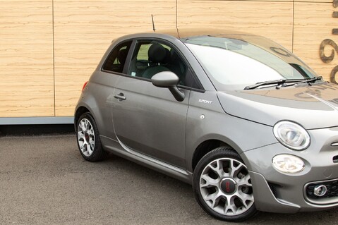 Fiat 500 SPORT MHEV 9