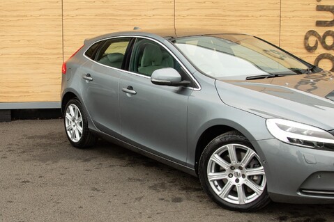 Volvo V40 T3 INSCRIPTION 9