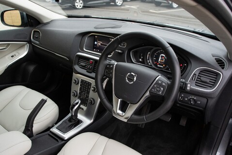 Volvo V40 T3 INSCRIPTION 5