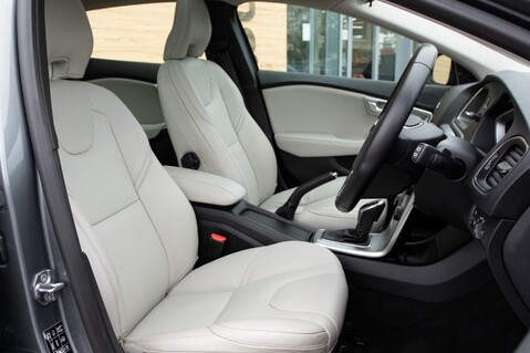 Volvo V40 T3 INSCRIPTION 30