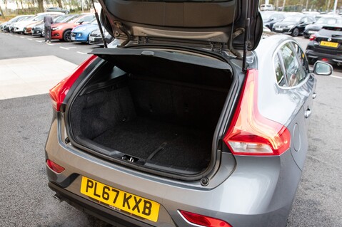 Volvo V40 T3 INSCRIPTION 35