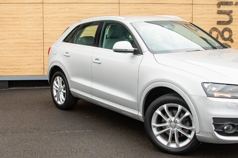 Audi Q3 TDI QUATTRO SE 9