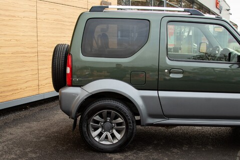 Suzuki Jimny SZ4 11