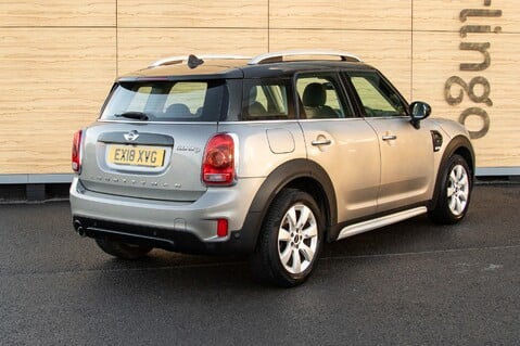 Mini Countryman COOPER D 6