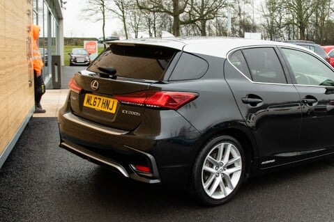 Lexus CT 200H LUXURY 10