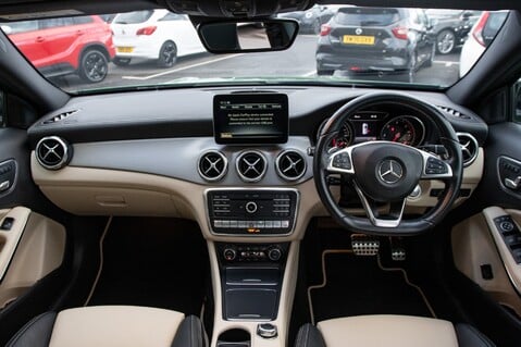 Mercedes-Benz GLA Class GLA 220 D 4MATIC AMG LINE PREMIUM PLUS 14