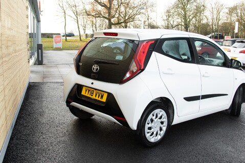 Toyota Aygo VVT-I X-PLAY X-SHIFT 10