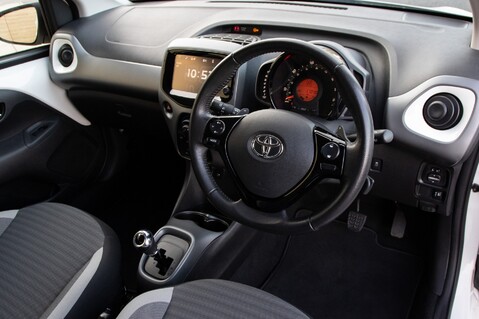 Toyota Aygo VVT-I X-PLAY X-SHIFT 5