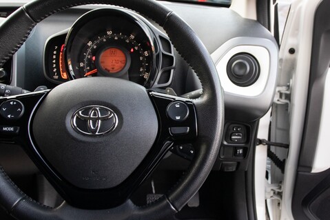 Toyota Aygo VVT-I X-PLAY X-SHIFT 22