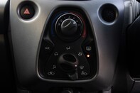 Toyota Aygo VVT-I X-PLAY X-SHIFT 33