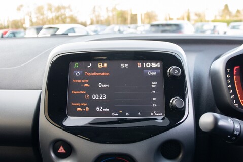 Toyota Aygo VVT-I X-PLAY X-SHIFT 27