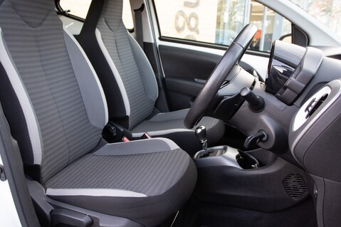 Toyota Aygo VVT-I X-PLAY X-SHIFT 31