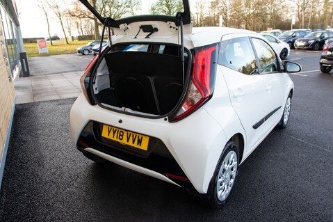 Toyota Aygo VVT-I X-PLAY X-SHIFT 35