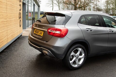 Mercedes-Benz GLA Class GLA 200 D 4MATIC SPORT EXECUTIVE 10