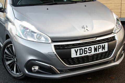 Peugeot 208 S/S TECH EDITION 14