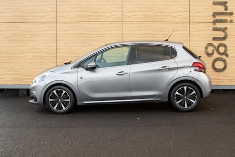 Peugeot 208 S/S TECH EDITION 16