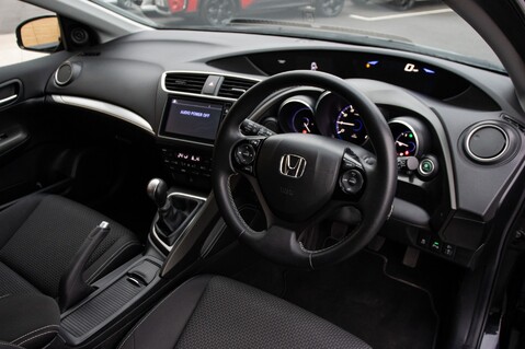 Honda Civic I-VTEC SE PLUS NAVI 5