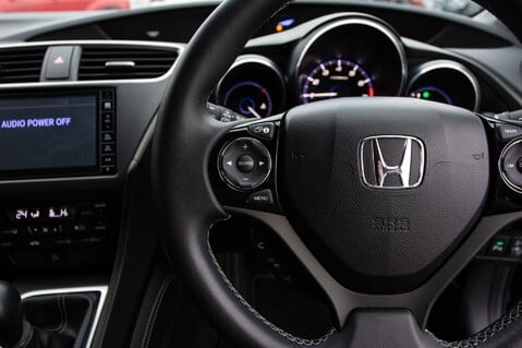 Honda Civic I-VTEC SE PLUS NAVI 21