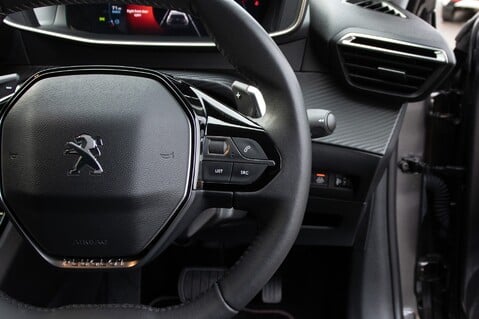 Peugeot 208 PURETECH ALLURE PREMIUM S/S 22