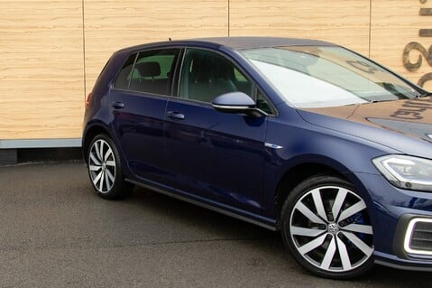 Volkswagen Golf GTE ADVANCE DSG 9