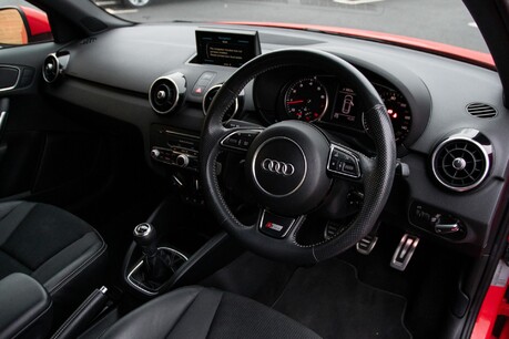 Audi A1 SPORTBACK TFSI S LINE