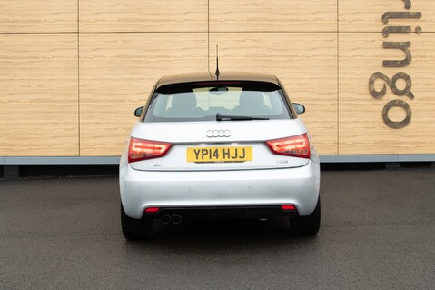 Audi A1 SPORTBACK TFSI CONTRAST EDITION PLUS 8