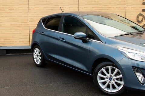 Ford Fiesta TITANIUM 9