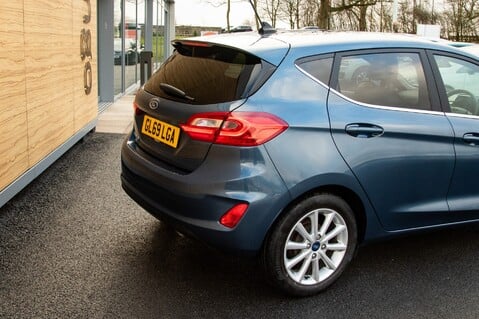 Ford Fiesta TITANIUM 10