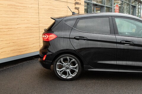 Ford Fiesta ST-LINE EDITION 11