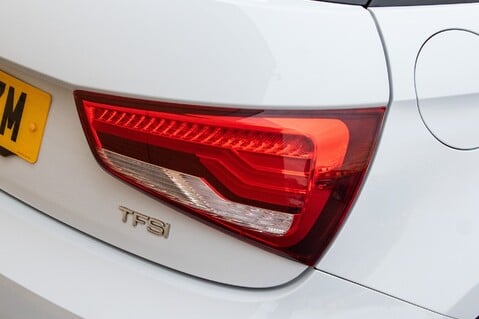 Audi A1 SPORTBACK TFSI S LINE 7