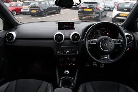 Audi A1 SPORTBACK TFSI S LINE 14