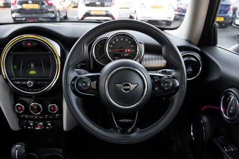 Mini Hatch COOPER EXCLUSIVE 24