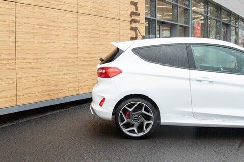 Ford Fiesta ST-3 11