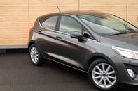 Ford Fiesta TITANIUM 9