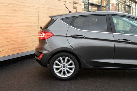 Ford Fiesta TITANIUM 11