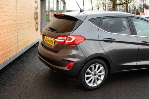 Ford Fiesta TITANIUM 10