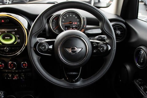 Mini Hatch COOPER D SEVEN 23