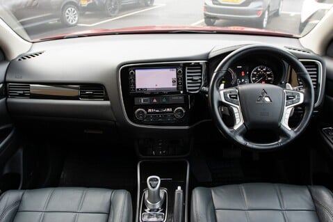 Mitsubishi Outlander PHEV GX 5HS 14