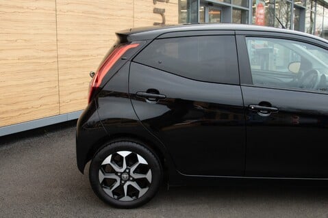 Toyota Aygo VVT-I X-PLORE 11