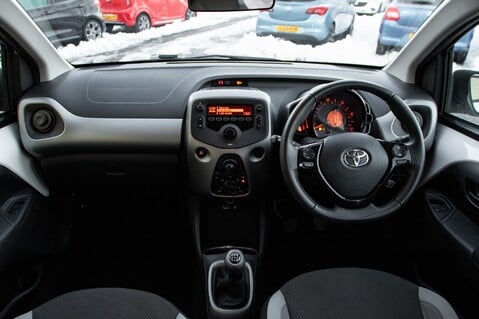 Toyota Aygo VVT-I X-PLAY 13