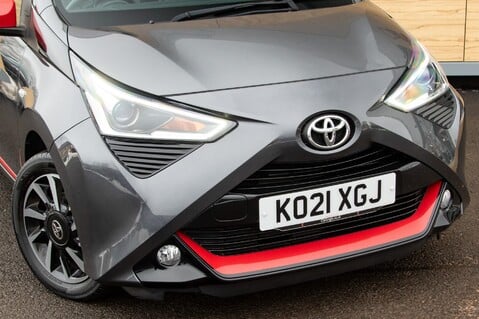 Toyota Aygo VVT-I X-TREND X-SHIFT TSS 14