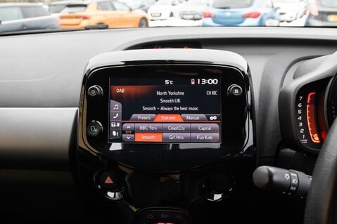 Toyota Aygo VVT-I X-TREND X-SHIFT TSS 24