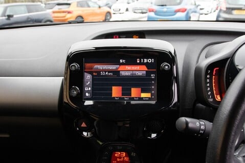 Toyota Aygo VVT-I X-TREND X-SHIFT TSS 27