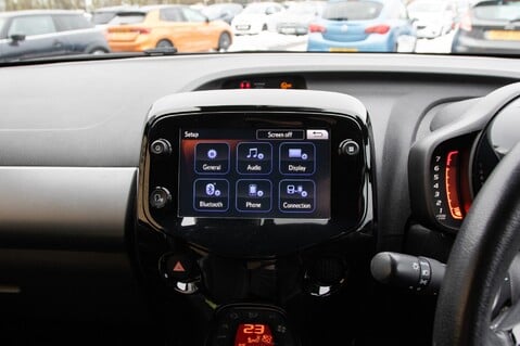 Toyota Aygo VVT-I X-TREND X-SHIFT TSS 28