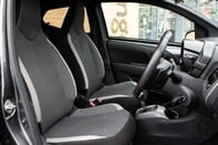 Toyota Aygo VVT-I X-TREND X-SHIFT TSS 31