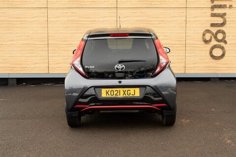 Toyota Aygo VVT-I X-TREND X-SHIFT TSS 8