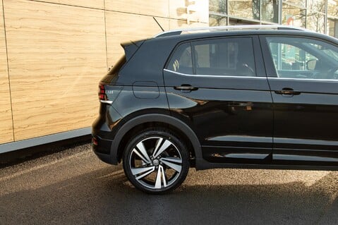 Volkswagen T-Cross R-LINE TSI DSG 11