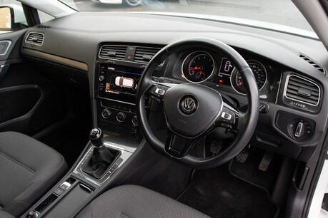 Volkswagen Golf SE NAVIGATION TSI EVO