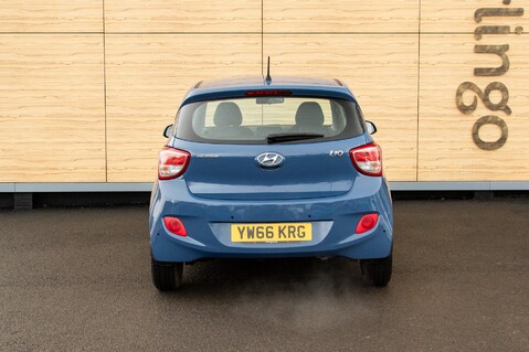 Hyundai i10 PREMIUM SE 9