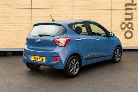 Hyundai i10 PREMIUM SE 6